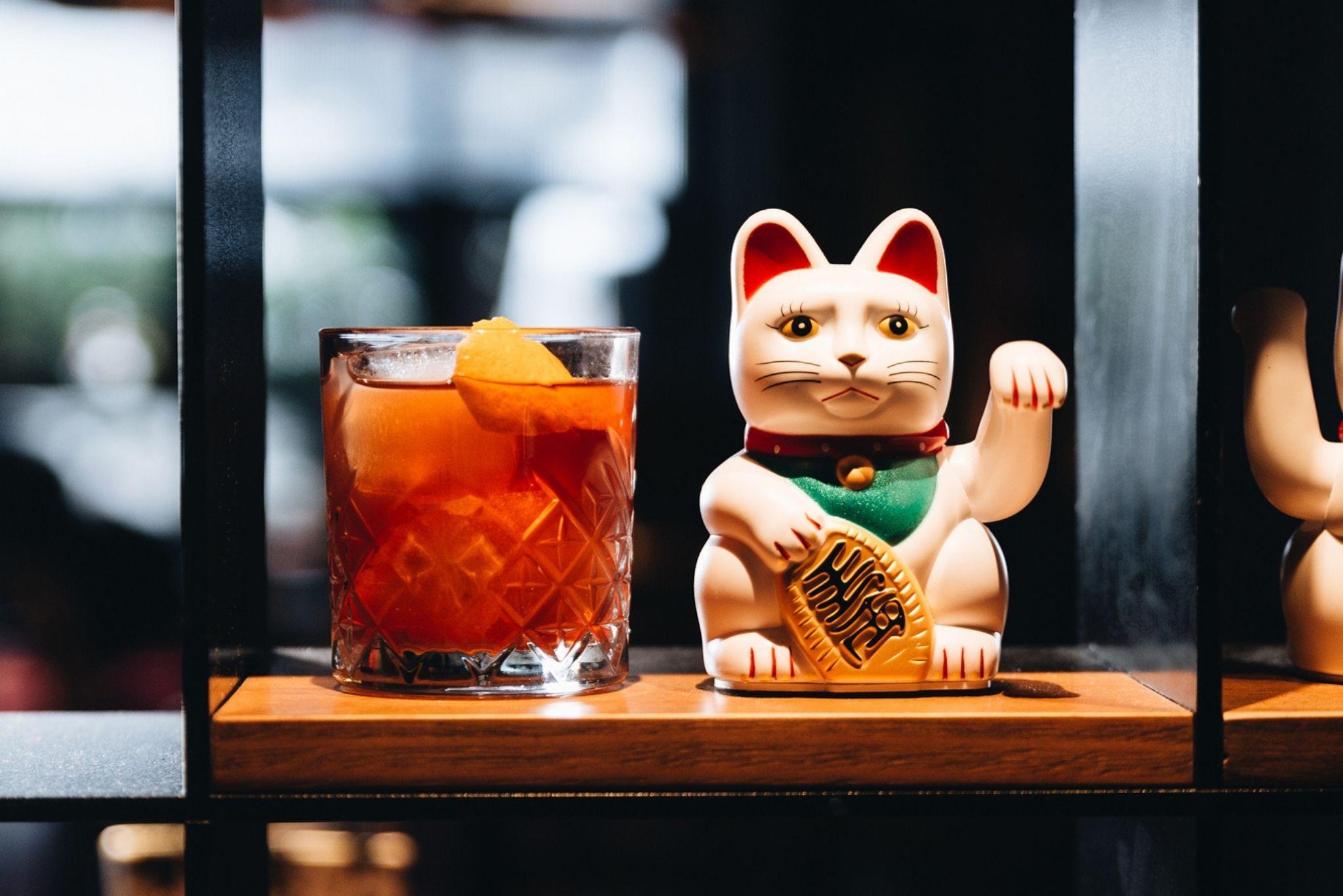 คิวที เวลลิงตัน อพาร์ตเมนต์ Hotel ภายนอก รูปภาพ A cocktail at the bar