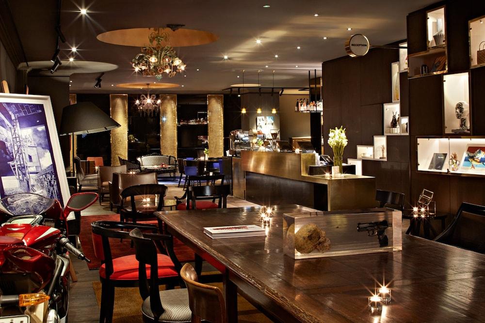 คิวที เวลลิงตัน อพาร์ตเมนต์ Hotel ภายนอก รูปภาพ The interior of the bar