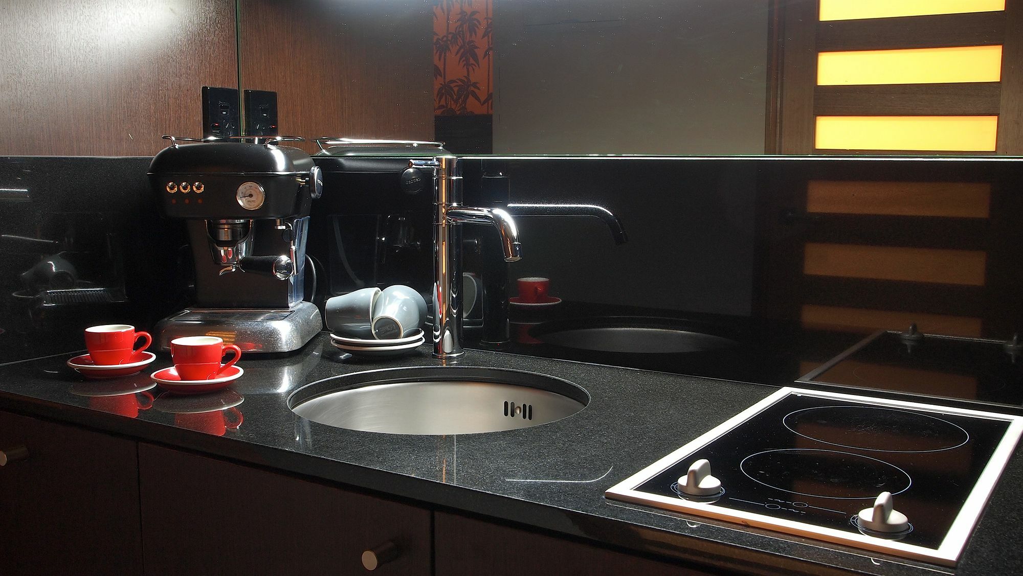 คิวที เวลลิงตัน อพาร์ตเมนต์ Hotel ภายนอก รูปภาพ A kitchen with a granite countertop